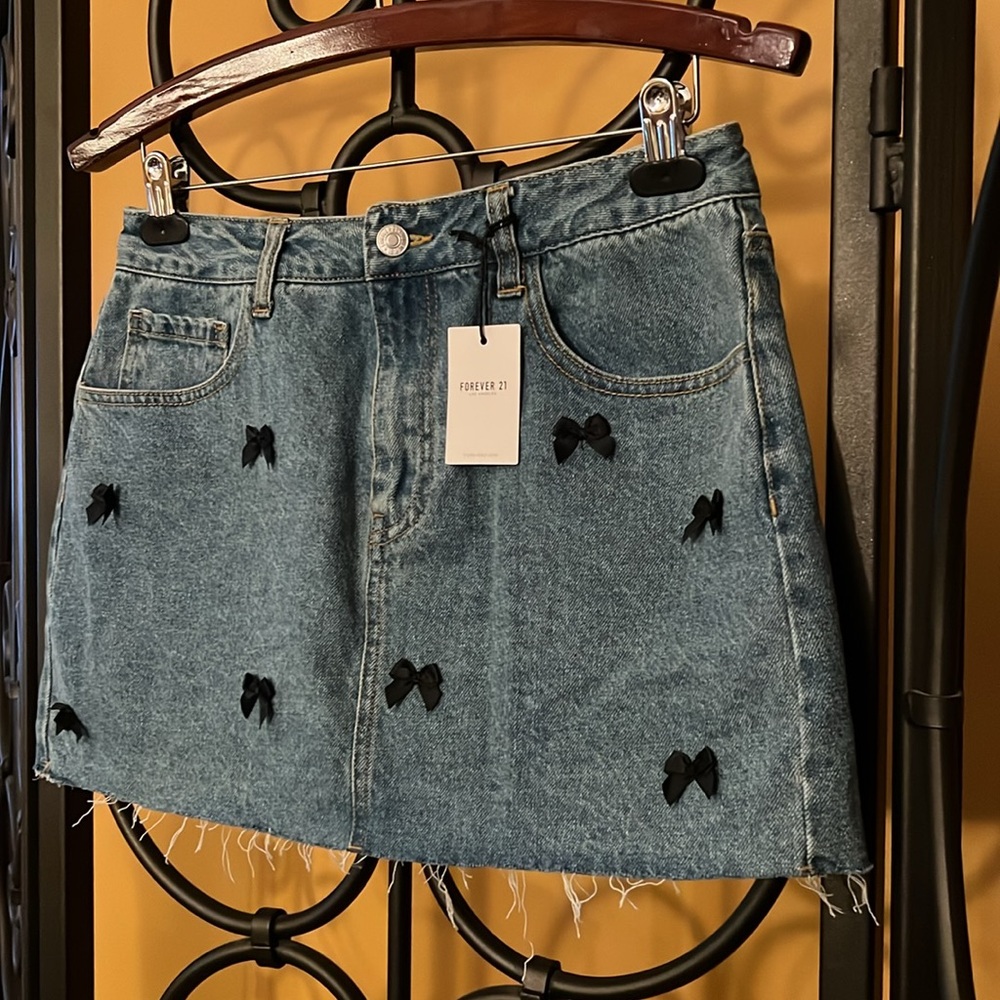 FOREVER 21 Bow Denim Mini Skirt